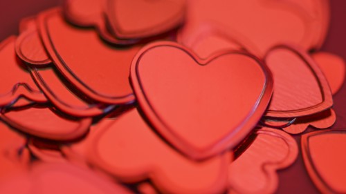 Red heart confetti