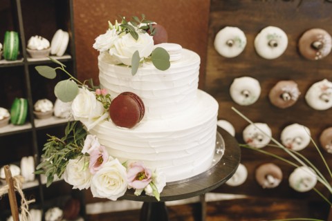Wedding cake with roses