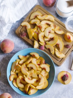 Sliced peaches