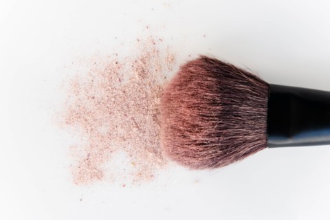 Blush brush with pink blush