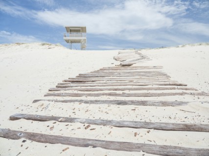 Lifeguard hut by boardwalk