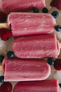 Berry ice pops with berries
