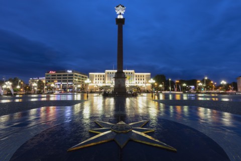 Column in Victory Square at night in Kaliningrad, Russia