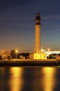 Dunkirk Lighthouse at night