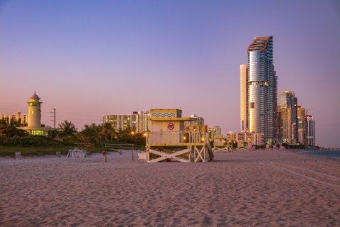 USA, Florida, Sunny Isles Beach, Lifeguard hut on beach