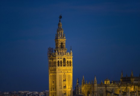 Spain, Seville, Giralda and Catherdral of Seville, Giralda and Cathedral of Seville