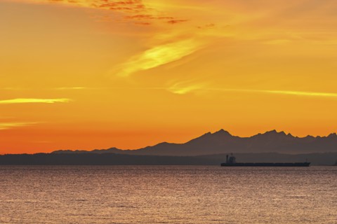 USA, Washington, Seattle, Sunset over seashore