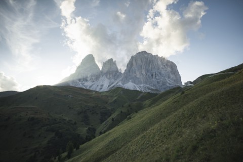 Italy, Dolomite Alps, Scenic view of mountain range in Dolomites