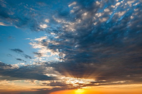 USA, South Dakota, Cloudscape with setting sun