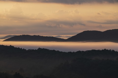 USA, Georgia, Fog and clouds above Blue Ridge Mountains at sunrise