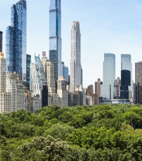 USA, New York, New York City, Public park in financial district