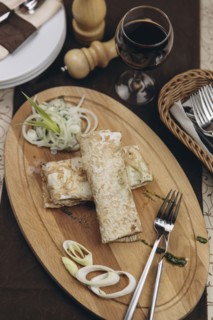 Bread and onions on tray
