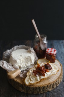 Preserves and cheese on bread