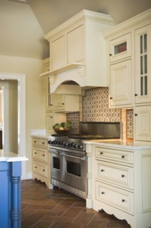 Detail traditional kitchen with stainless steel double oven