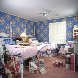 Girl's twin two poster beds