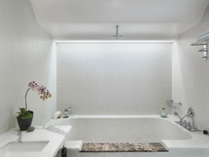 Clean modern bathroom with hot tub