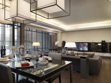 Dining area in modern great room
