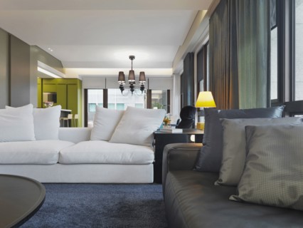 Detail sofas in living in modern home