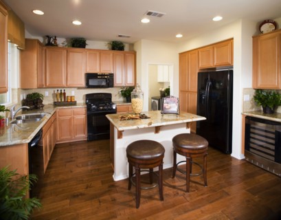 Kitchen island with breakfast bar in kitchen