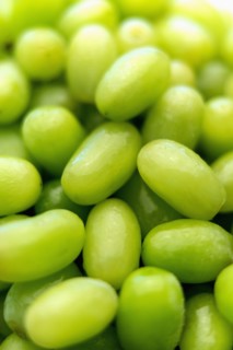 Pile of fresh wet green grapes