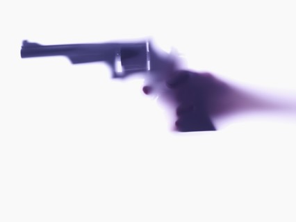 Hand aiming revolver