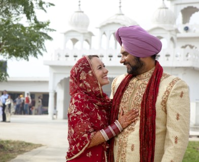 Smiling couple in traditional Indian clothing