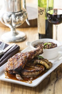 Pork chops and beans with red wine
