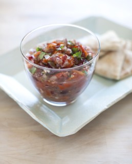 Close up of salsa and bread