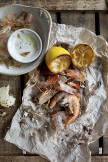 Shrimp with lemon and dipping sauce
