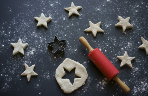 Rolling pin and star-shaped pastry cutter for cookies