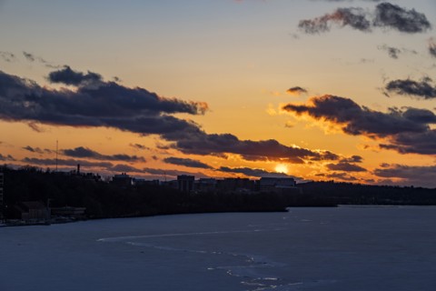 USA, Wisconsin, Madison, Scenic view of Lake Mendota at sunset