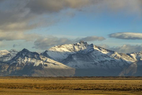 Argentina, Santa Cruz, El Calafate, Snowcapped mountains near Perito Moreno Glacier, El Calafate,