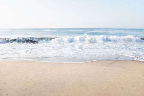 Mexico, Oaxaca State, Puerto Escondido, Costa Chica, Ocean waves washing empty beach