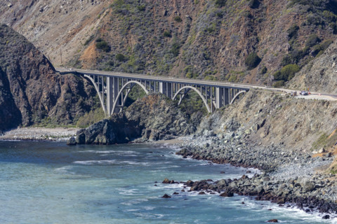Bixby bridge spanning canyon in Big Sur