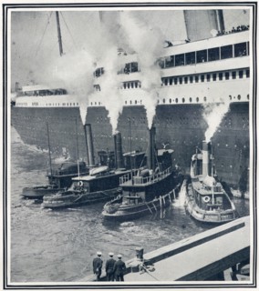 Le RMS Olympic dans le port de New York