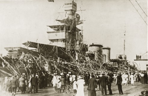 Competition for the highest streamers. British Special Service Squadron crew members aboard HMS