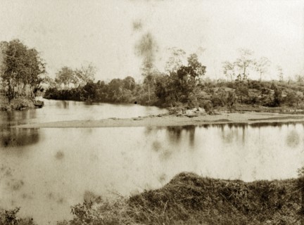 The Brisbane-Bremer river junction. A sandbank at the junction of the Brisbane and Bremer rivers.