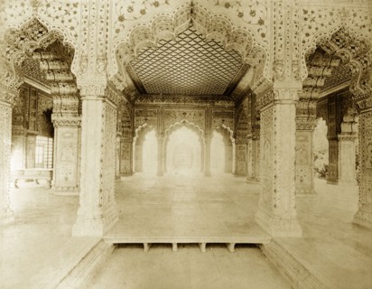 Archways at the Delhi Fort. Ornate, scallop-shaped archways adorned with painted designs decorate