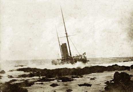 The wreck of RIMS 'Warren Hastings'. The stricken troopship RIMS 'Warren Hastings', on rocks off