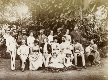 Christmas in the Botanical Gardens. Informal group portrait of 17 European men, women and children