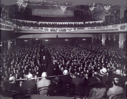 Anti-slavery meeting, Hull. English anti-slavery campaigners pack out a theatre in Hull for a