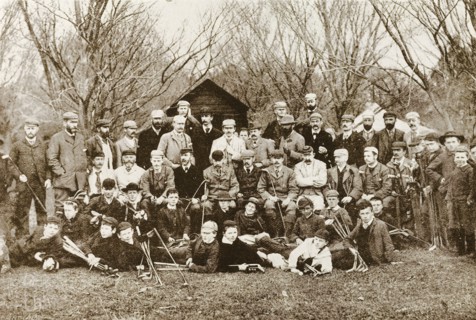 New Zealand golfers. A photograph printed in 'The Sketch' newspaper features a group of male