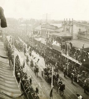 Royal parade through Perth, 1901. A horse-drawn carriage containing the Duke and Duchess of