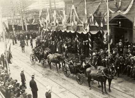 Dignitaries arrive for a royal reception, Perth. Dignitaries arrive by horse-drawn carriage for an