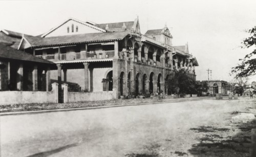 Hotel Metropole, Mombasa. View of the Hotel Metropole, a grand, colonial-style building featuring