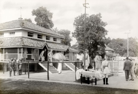 Nawab of Jaora's kennels. Lord Irwin, Viceroy of India, and his entourage are given a guided tour