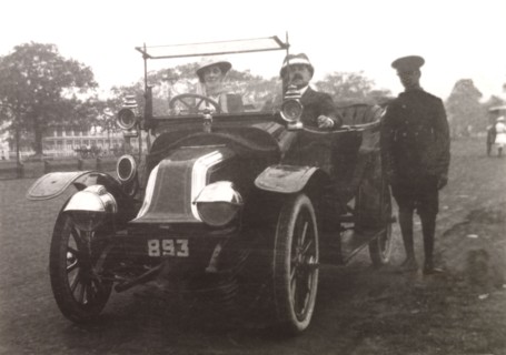 Minnie Murray drives a Renault car. Minnie Murray sits behind the wheel of a Renault car with her