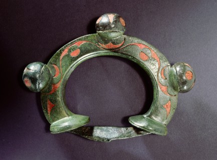 Enamelled bronze terret