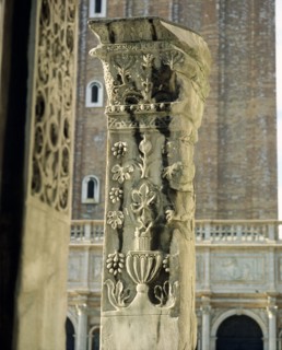 This column from Acre now in Piazza San Marco, Venice conveys something of the immense richness and variety that could be found in buildings all over the Byzantine Empire at the time