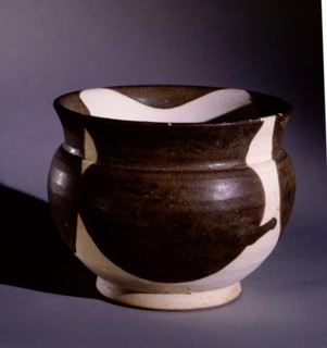 Pottery jar glazed in black and white